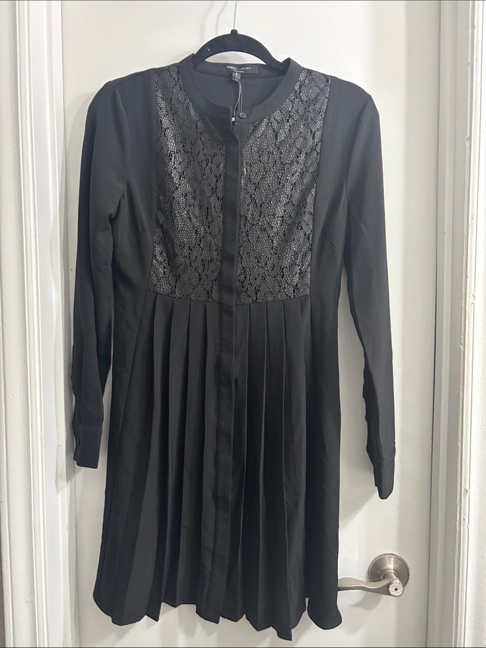Romeo & Juliet Black Sheer Lace Panel Pleated Long-Sleeve Dress